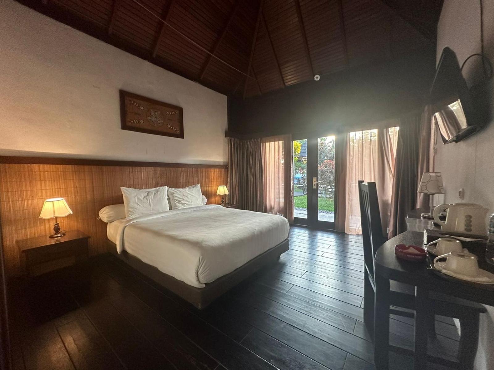 Kasuari Valley Beach Resort Sorong Eksteriør billede