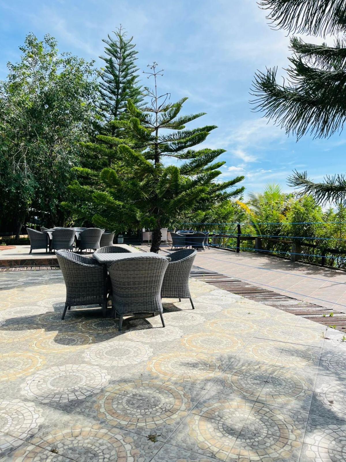 Kasuari Valley Beach Resort Sorong Eksteriør billede