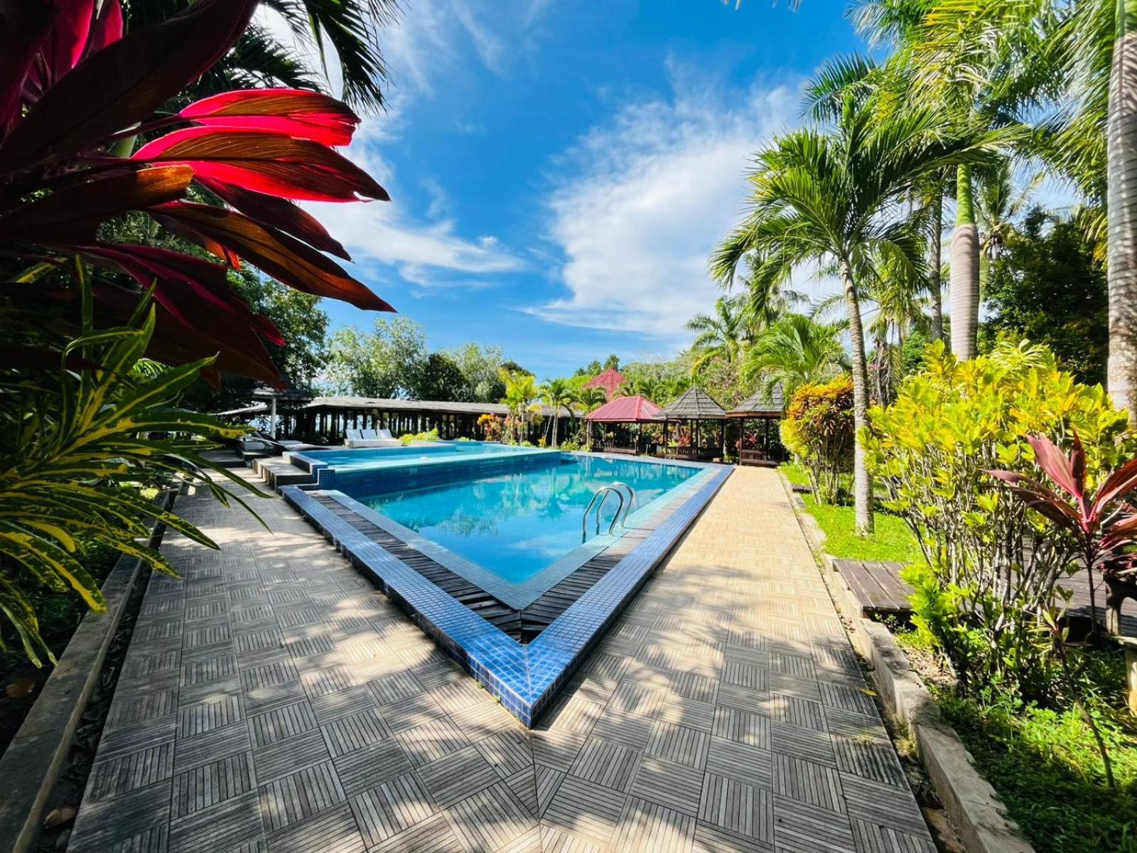 Kasuari Valley Beach Resort Sorong Eksteriør billede