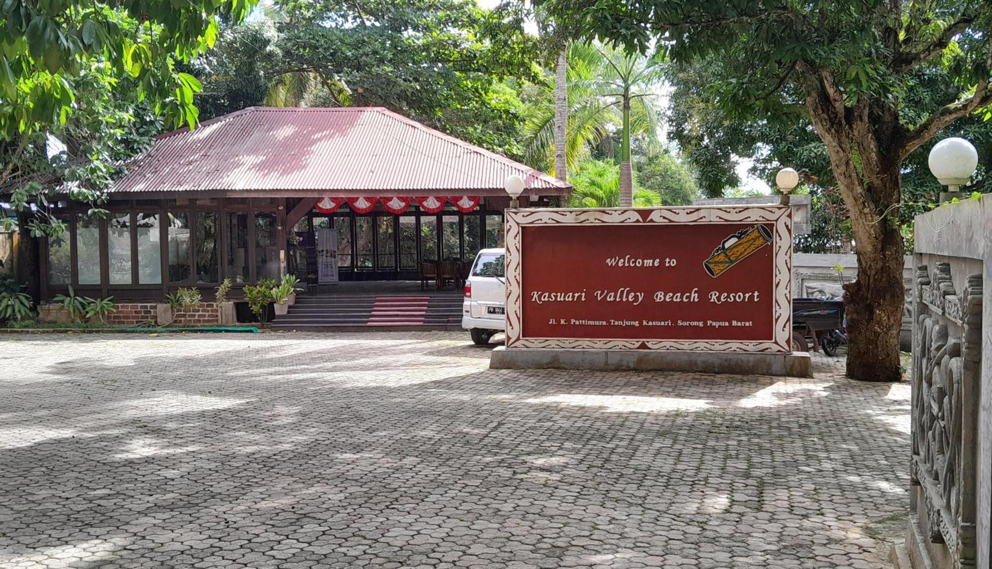 Kasuari Valley Beach Resort Sorong Eksteriør billede